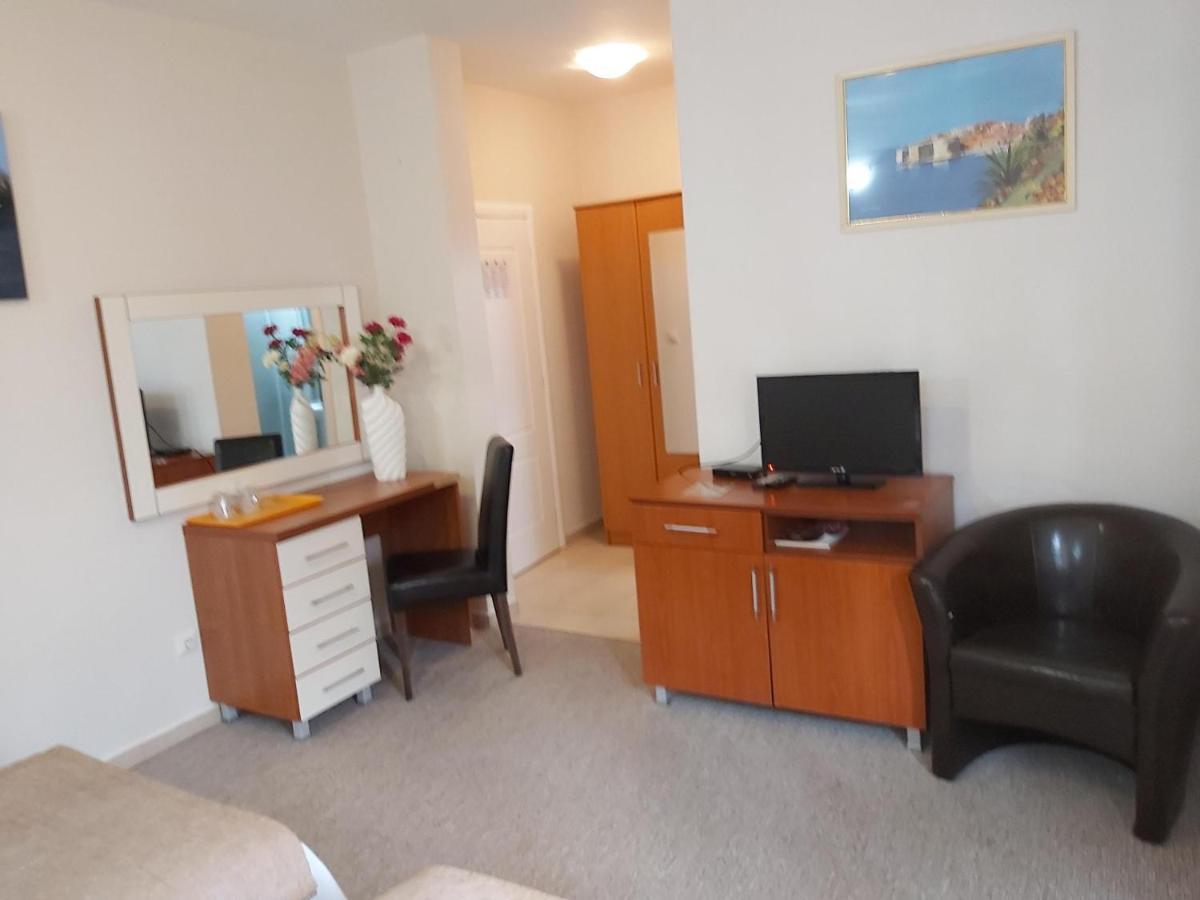 Hotel Zan Ulcinj Eksteriør billede